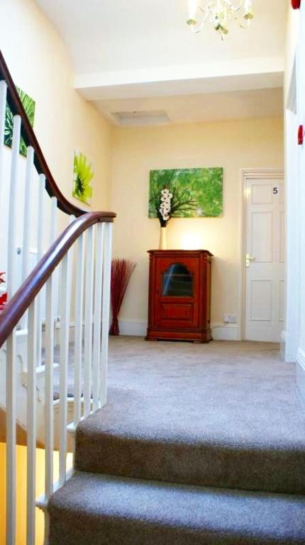 Bentons Guest House Cheltenham Esterno foto