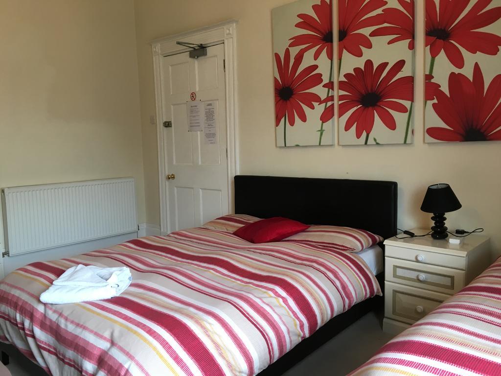Bentons Guest House Cheltenham Esterno foto