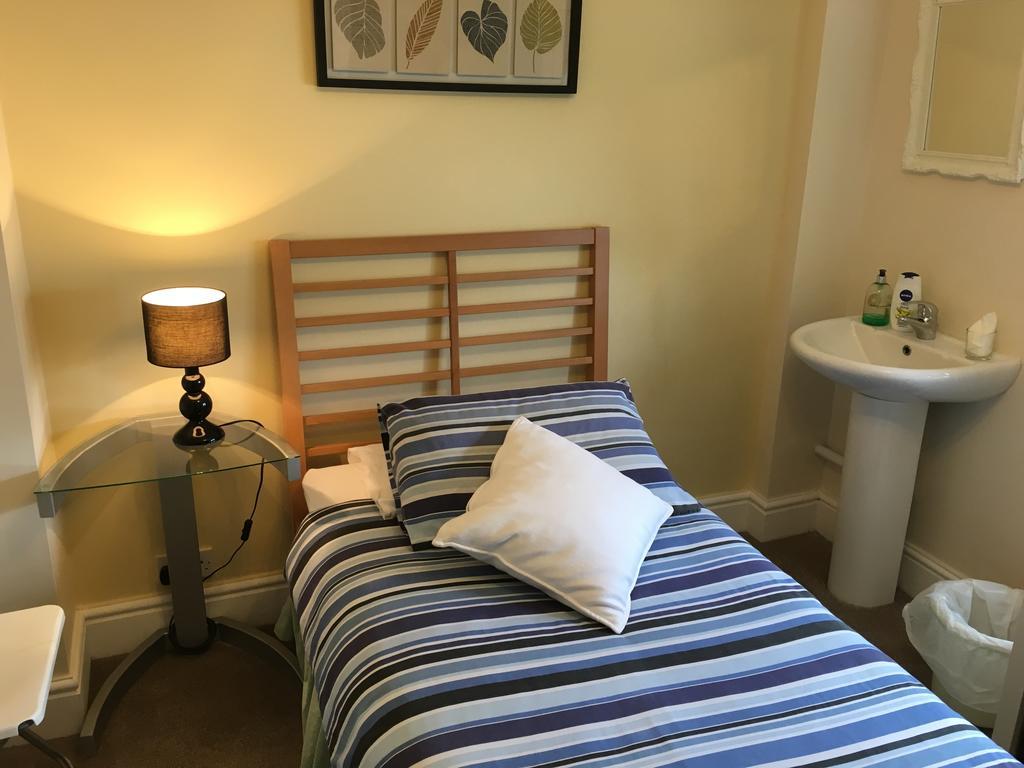 Bentons Guest House Cheltenham Esterno foto