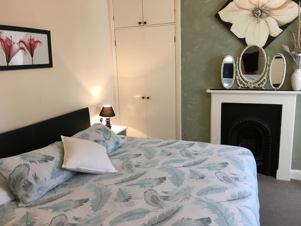 Bentons Guest House Cheltenham Esterno foto